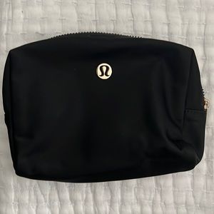 Lululemon small pouch